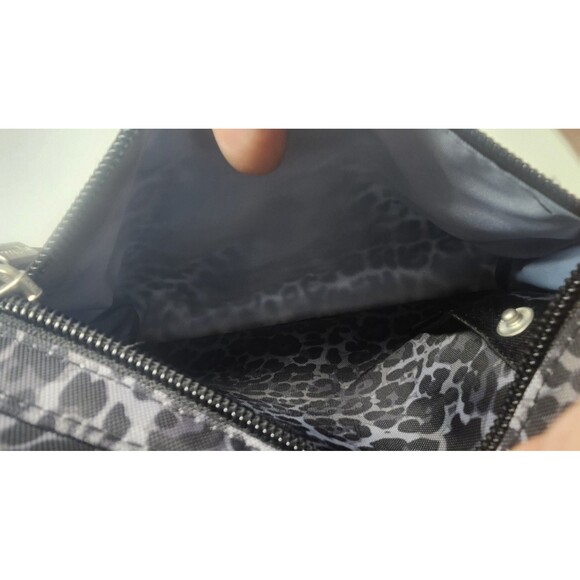 Baggallini New Classic Go Bagg Black Cheetah Includes RFID Phone Wristlet NWT - Picture 3 of 12